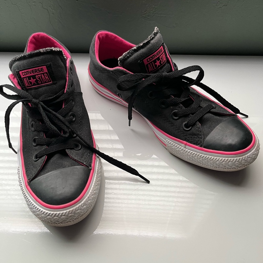 Converse All Star lowtop sneakers. Size 8 women’s, black and hot pink.